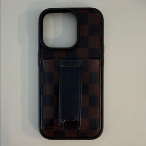 Walli iPhone 14 Pro Black and Brown Checkered Phone Case with Handle
